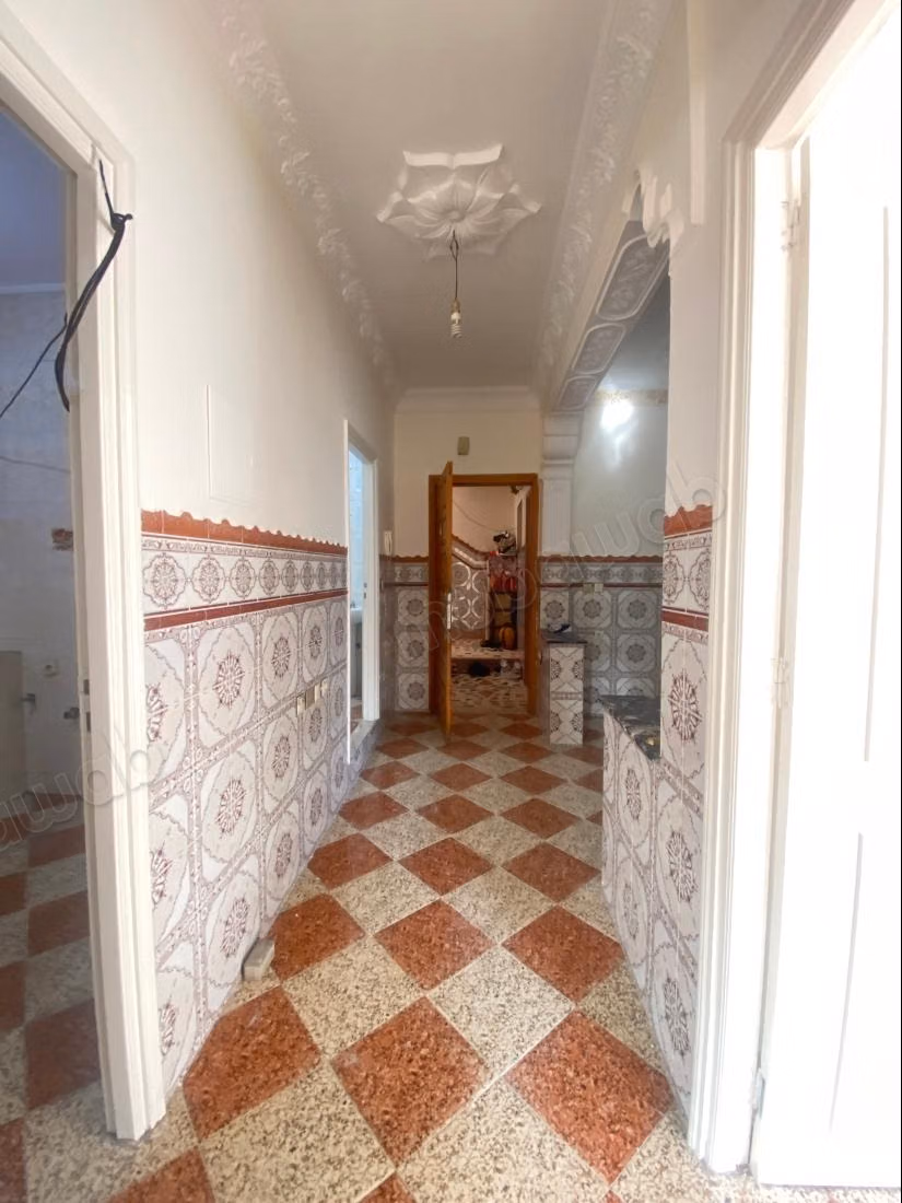 Empty apartment for rent on Rabat road in Tangier