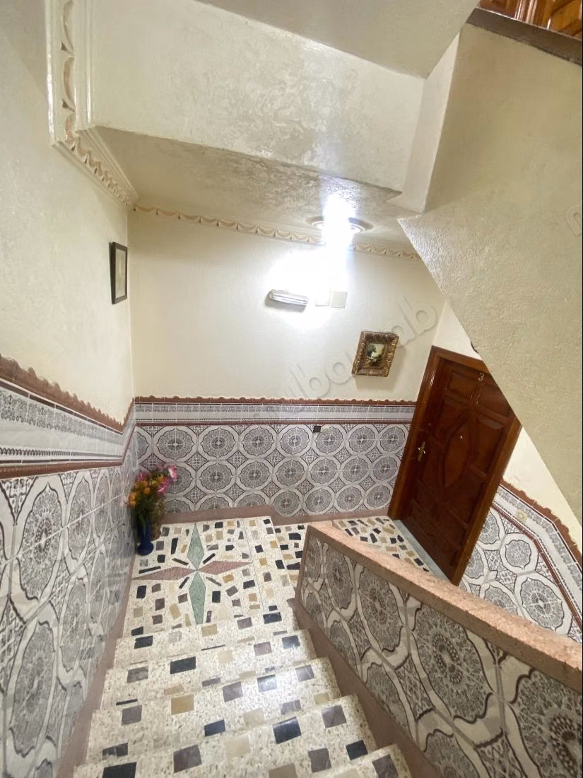 Empty apartment for rent on Rabat road in Tangier