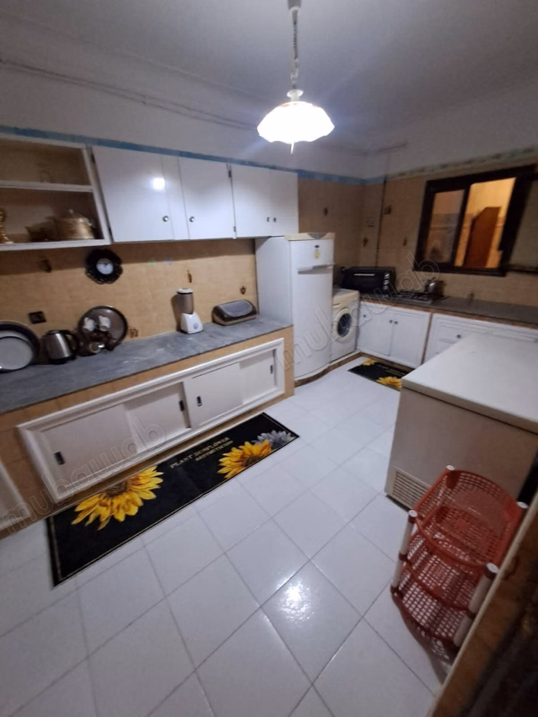 Gemeubileerd appartement te huur per maand tot juni, gelegen nabij de Paris Bakkerij in Tanger
