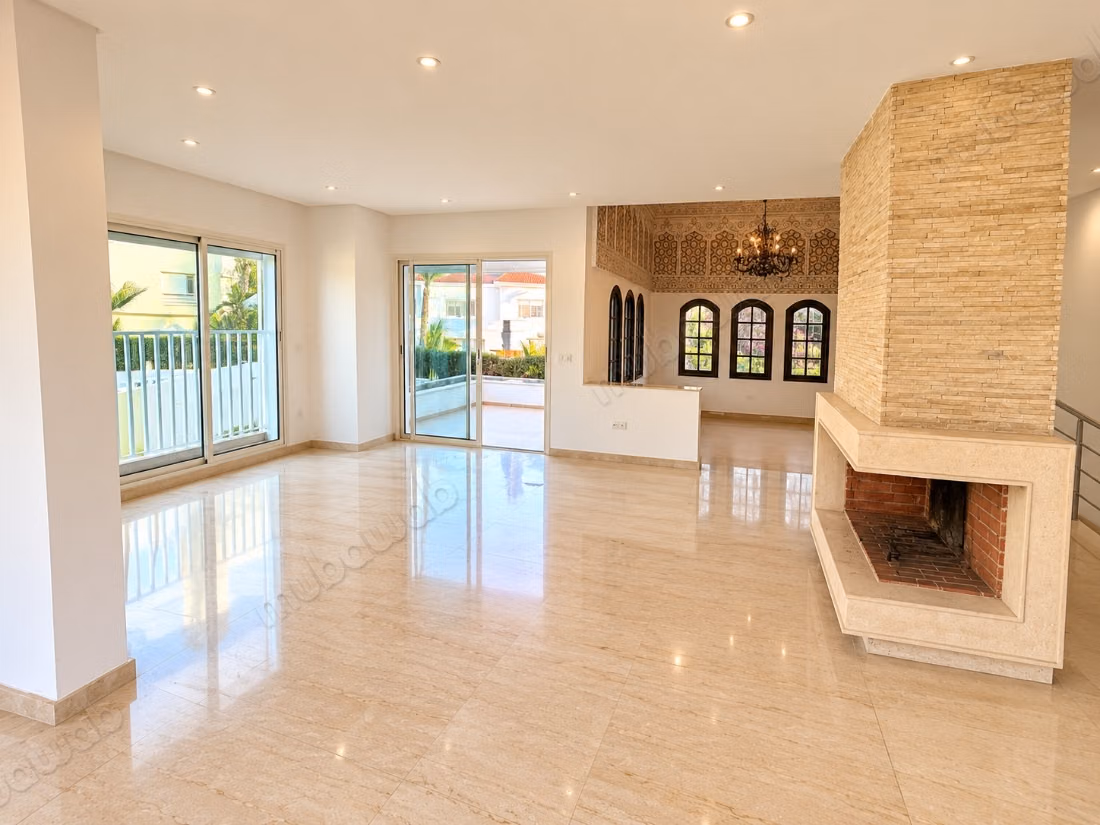 Fully Renovated Villa with Private Pool for Rent – Harhoura Centre
