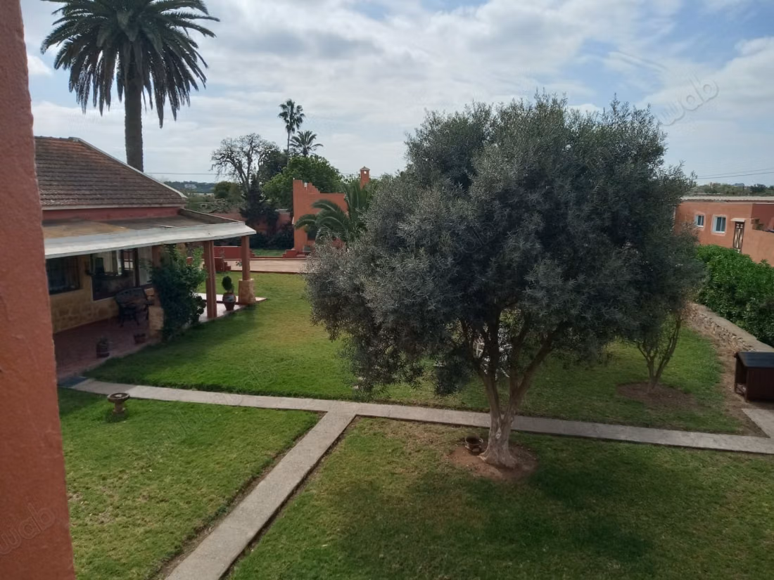Jolie ferme à vendre à Darbouazza. Superficie 3000 m². Sécurisé 24/24