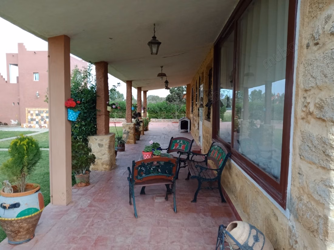 Jolie ferme à vendre à Darbouazza. Superficie 3000 m². Sécurisé 24/24