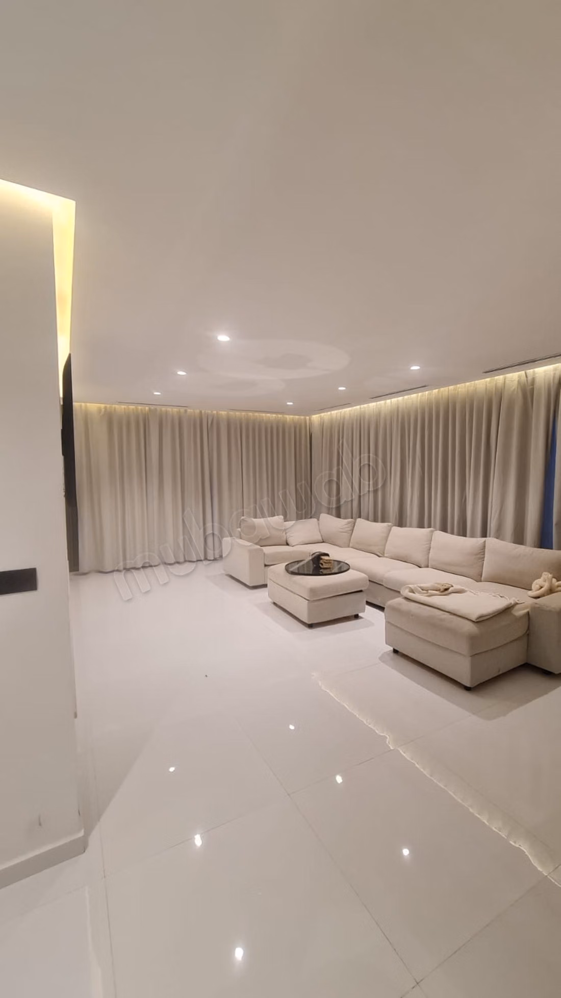 Louer un appartement à Saniya. 3 chambres. Meublé