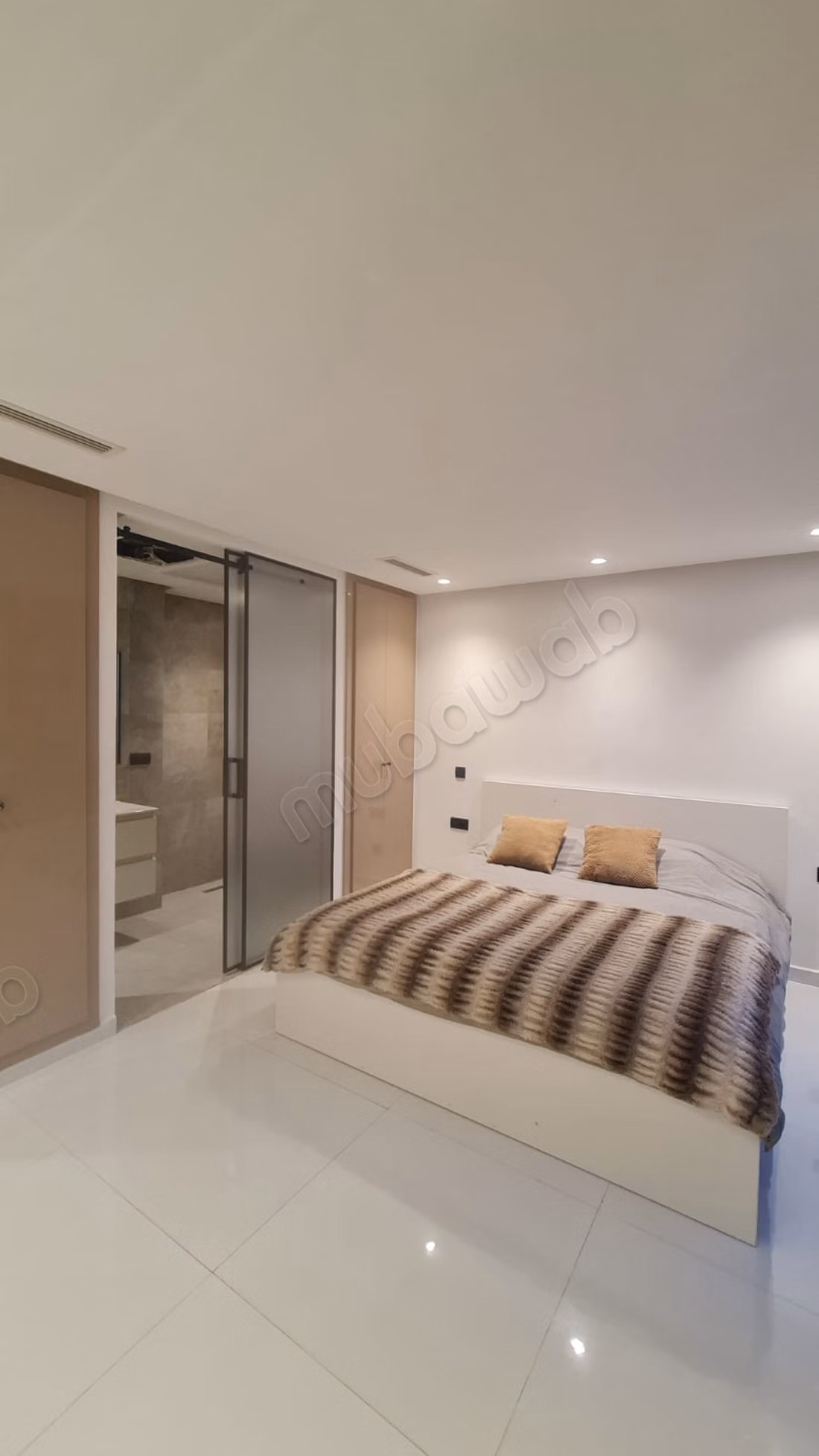 Louer un appartement à Saniya. 3 chambres. Meublé