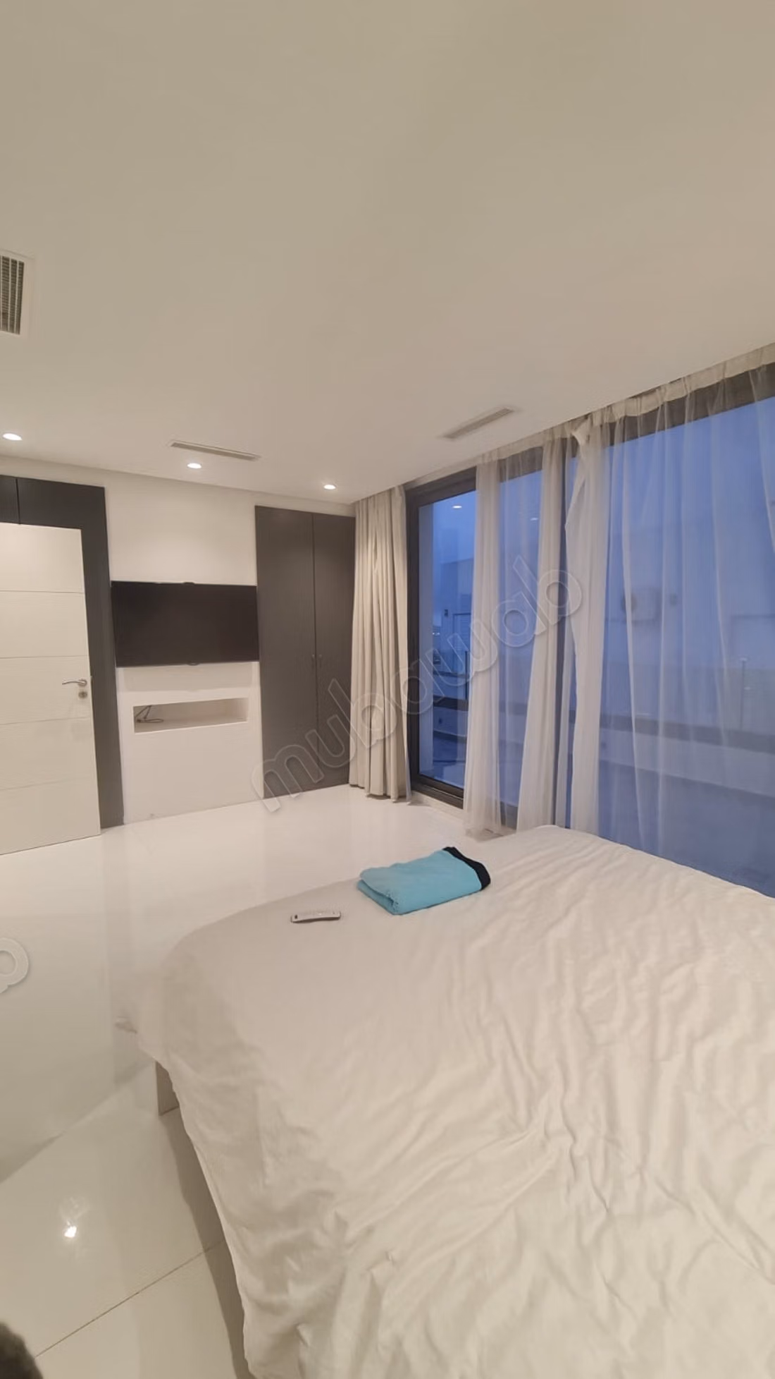 Louer un appartement à Saniya. 3 chambres. Meublé