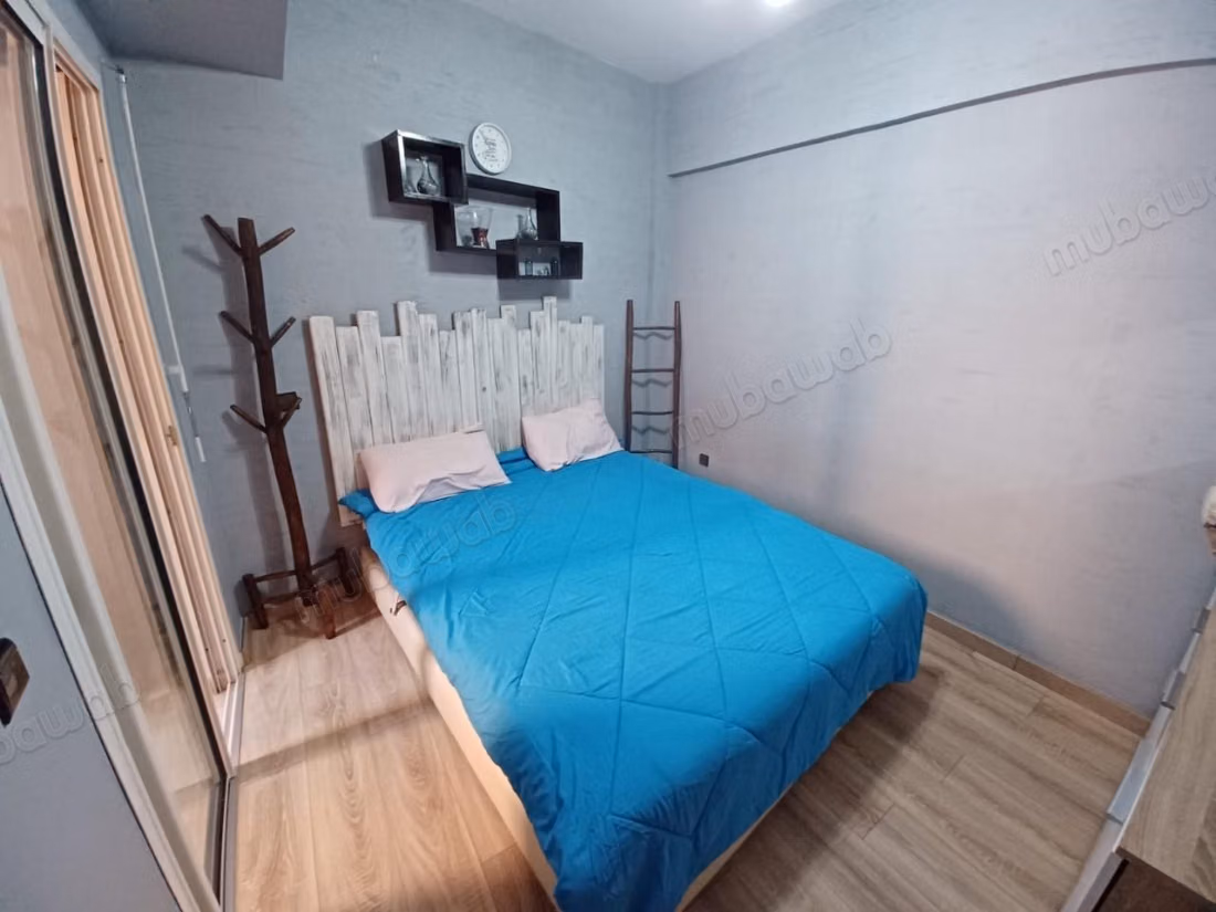 Bel appartement en location à Hay Alfadl. 
2 chambres agréables. 
Meublé