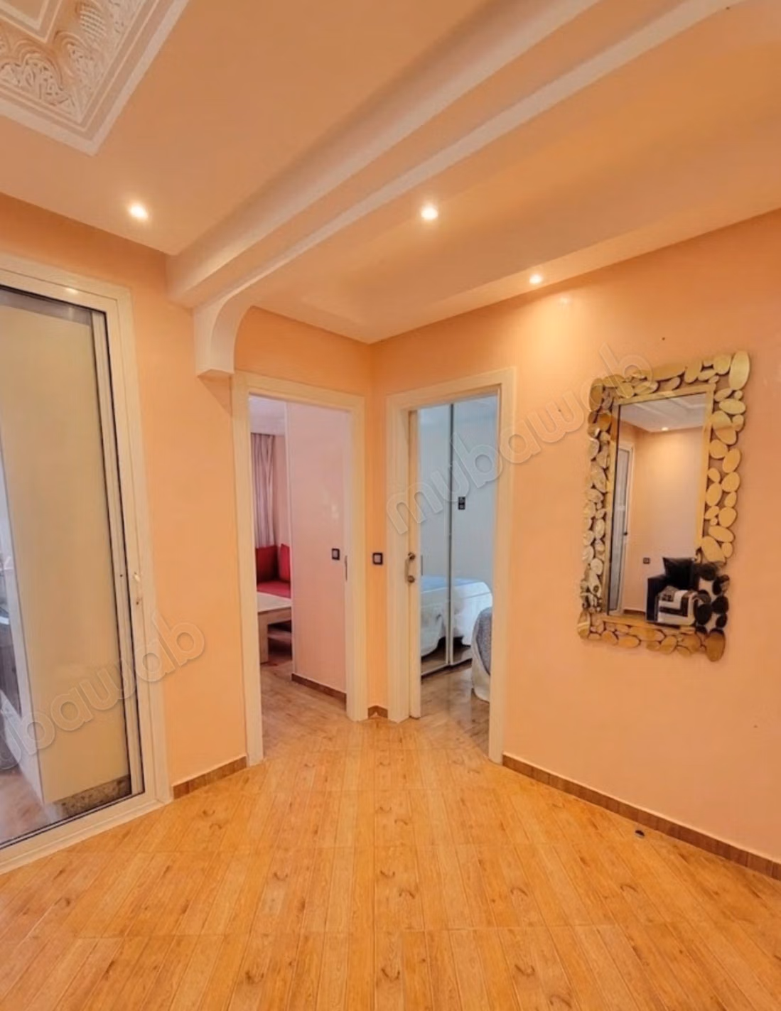 Très bel appartement en location à Dar Bouazza. 2 chambres. Antenne parabolique, résidence sécurisée