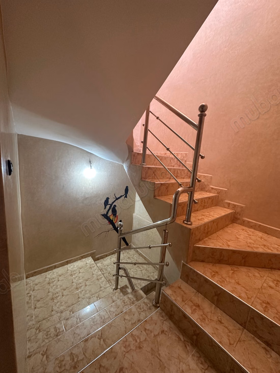 Maison de luxe à louer à Route de l'Ourika. 
5 belles chambres. 
Meublé