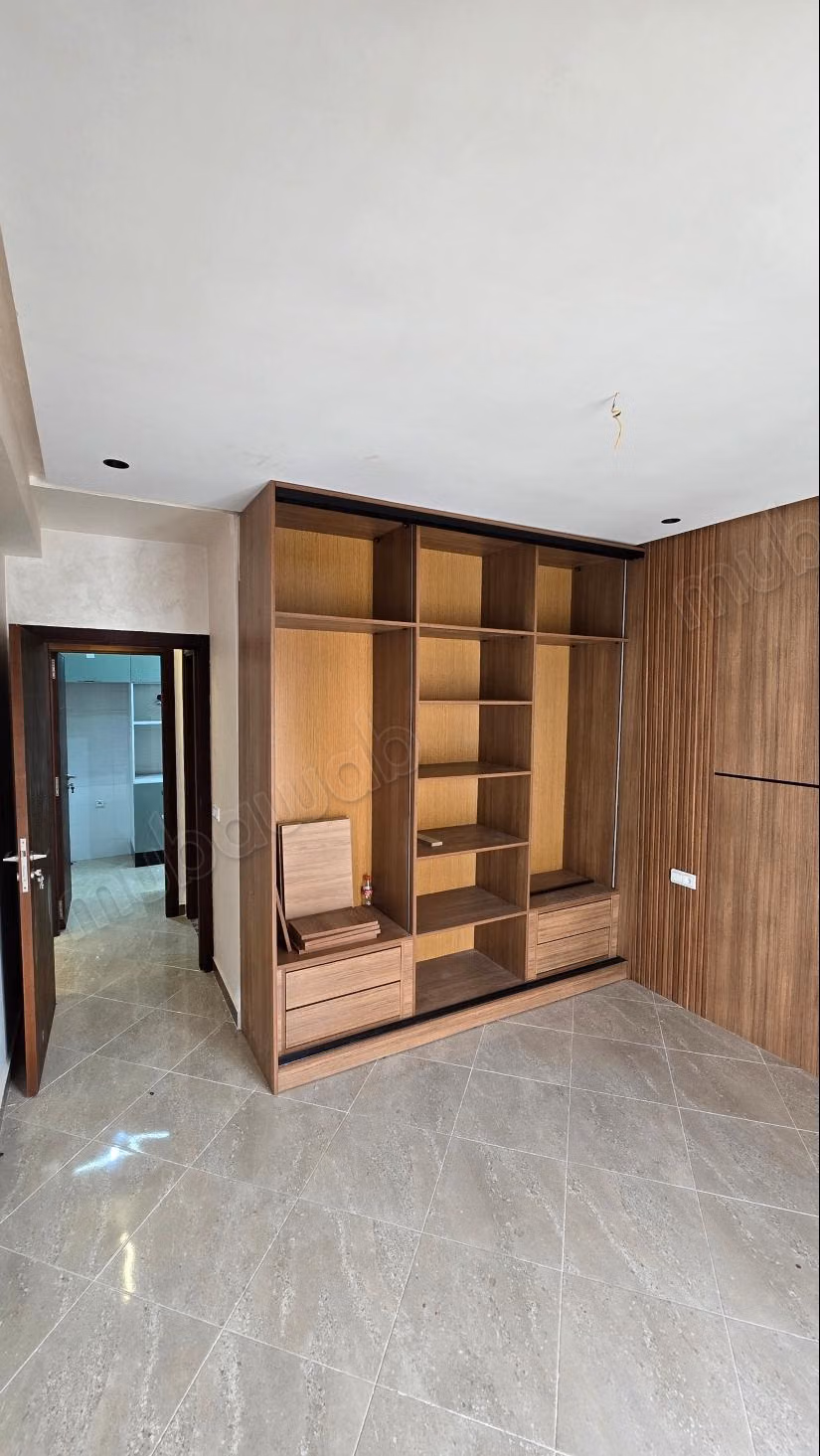 Bonito apartamento en venta en la Medina. Superficie 84 m². Servicio de conserjería disponible, sistema de aire acondicionado
