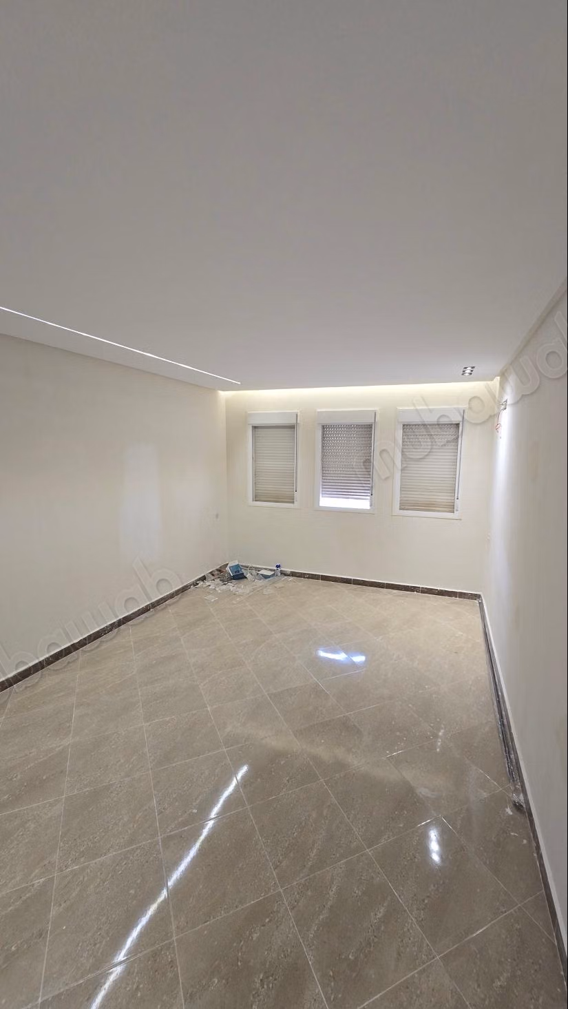 Venta de un bonito apartamento en Medina. Superficie total 100 m². Terraza y ascensor