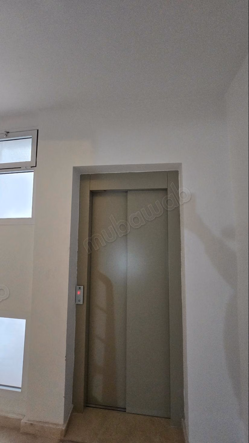 Venta de un bonito apartamento en Medina. Superficie total 100 m². Terraza y ascensor