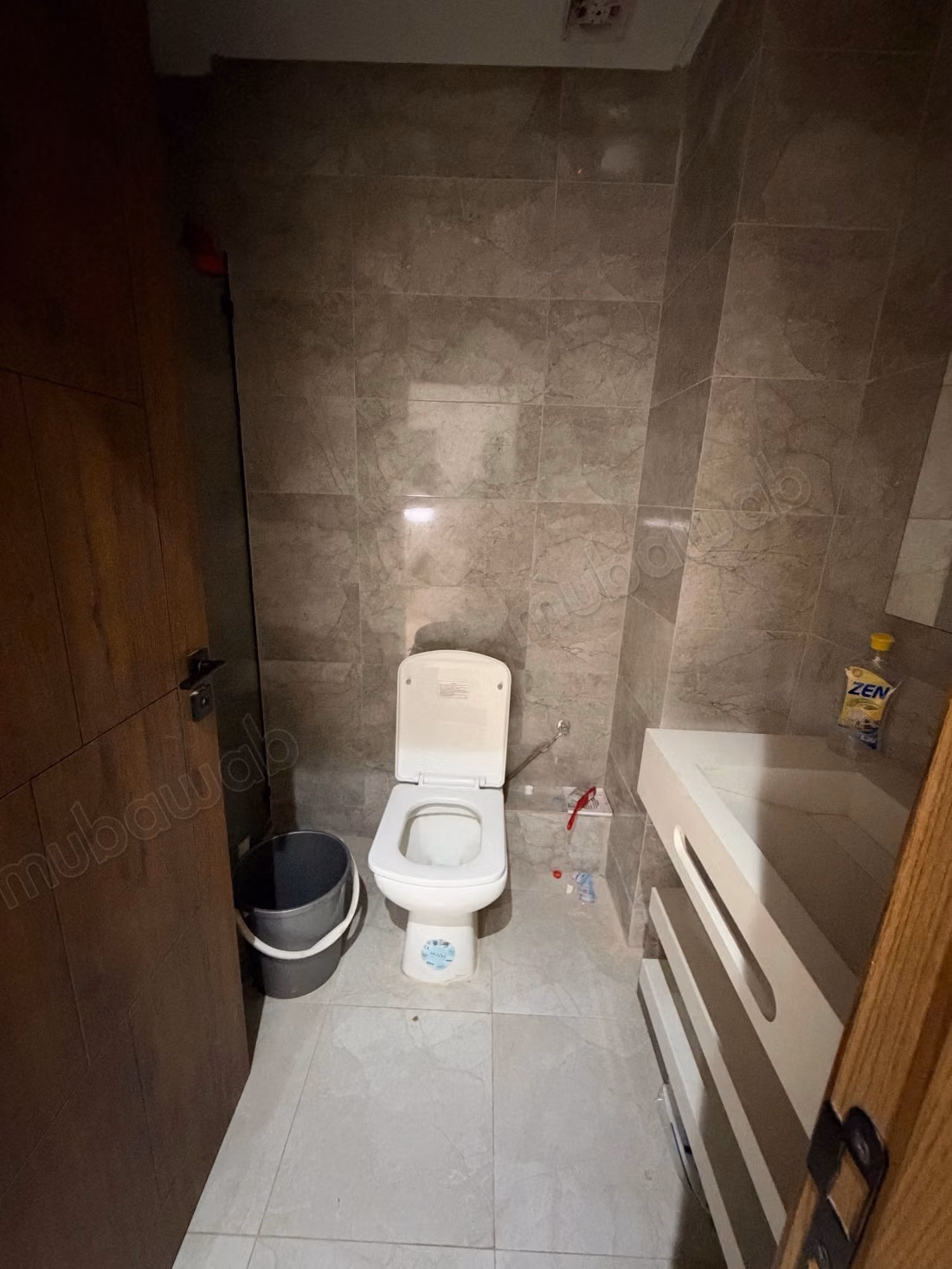 Louez cet appartement à Roches Noires. 
1 Pièce. Concierge et climatisation