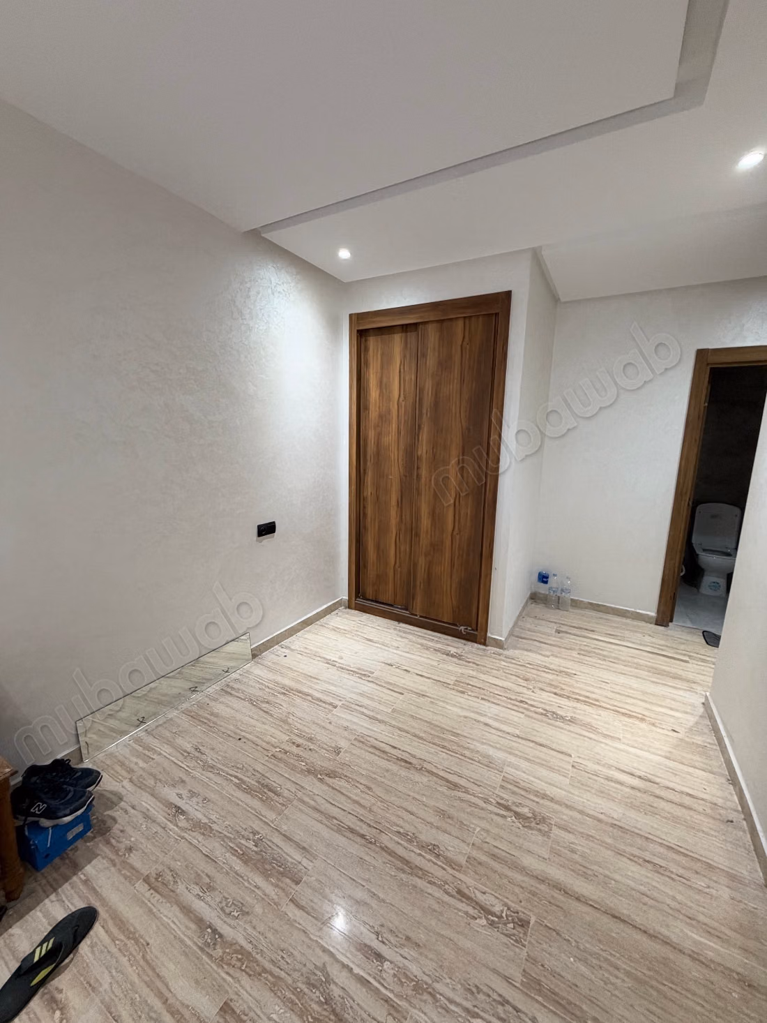 Louez cet appartement à Roches Noires. 
1 Pièce. Concierge et climatisation