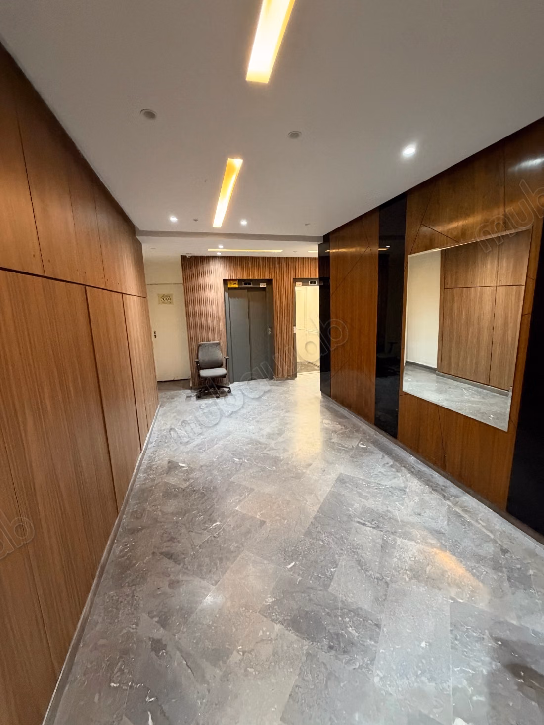 Louez cet appartement à Roches Noires. 
1 Pièce. Concierge et climatisation
