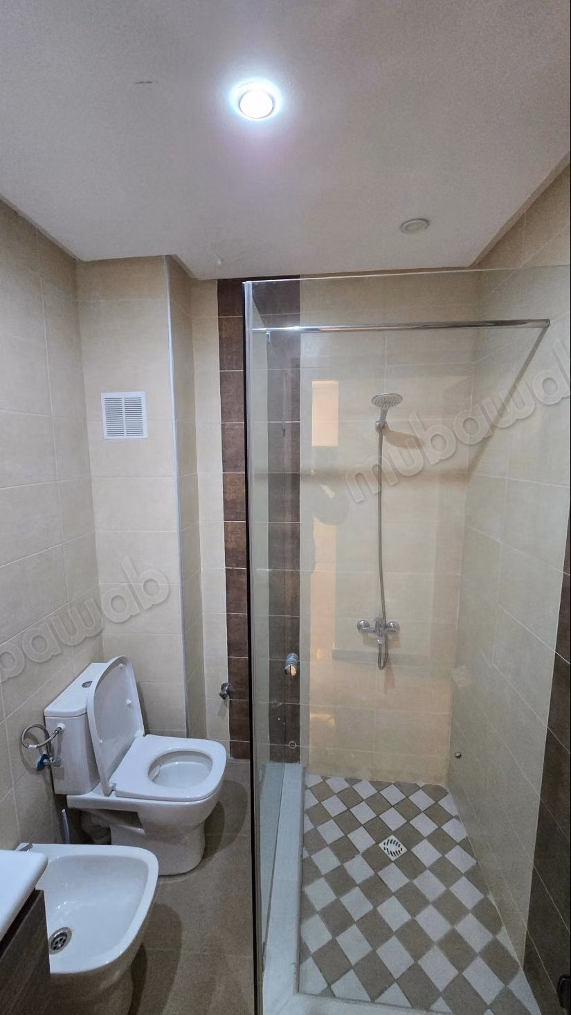 Bel appartement à vendre à Medina. 3 pièces. Concierge et climatisation