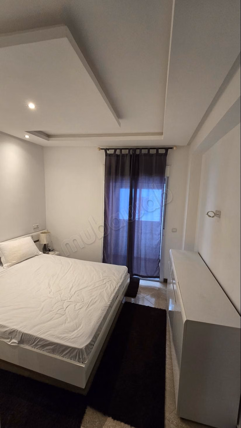 Bel appartement à vendre à Medina. 3 pièces. Concierge et climatisation