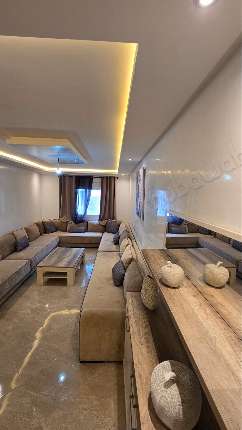 Bel appartement à vendre à Medina. 3 pièces. Concierge et climatisation