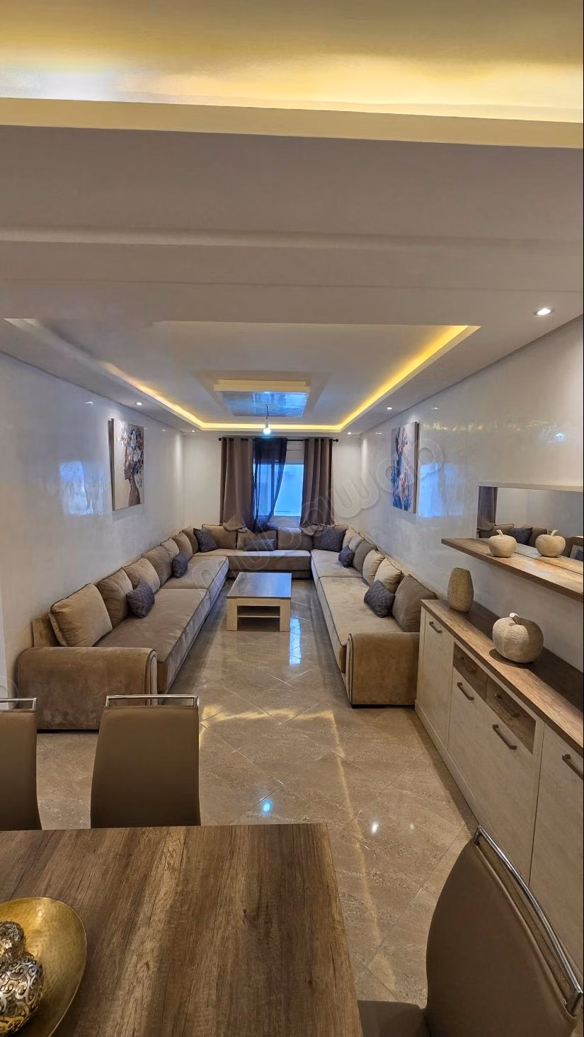 Bel appartement à vendre à Medina. 3 pièces. Concierge et climatisation