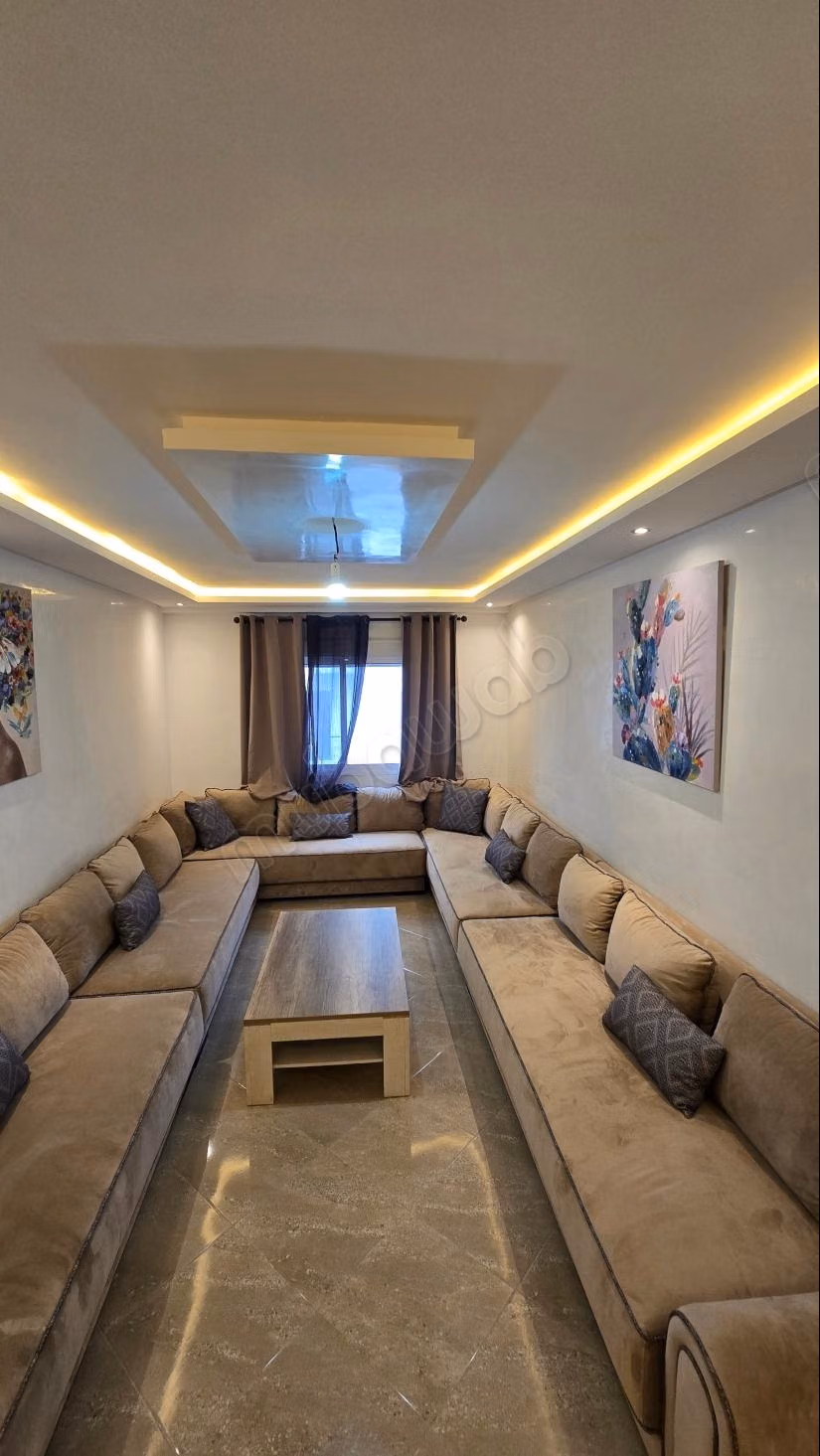 Bel appartement à vendre à Medina. 3 pièces. Concierge et climatisation