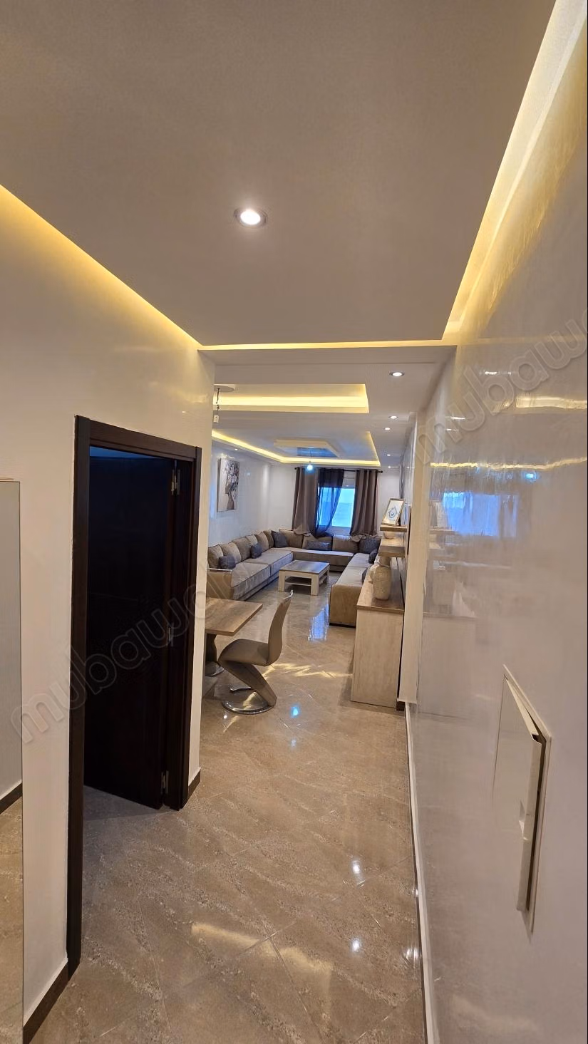 Bel appartement à vendre à Medina. 3 pièces. Concierge et climatisation