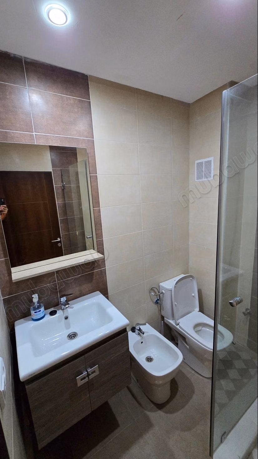 Bel appartement à vendre à Medina. 3 pièces. Concierge et climatisation