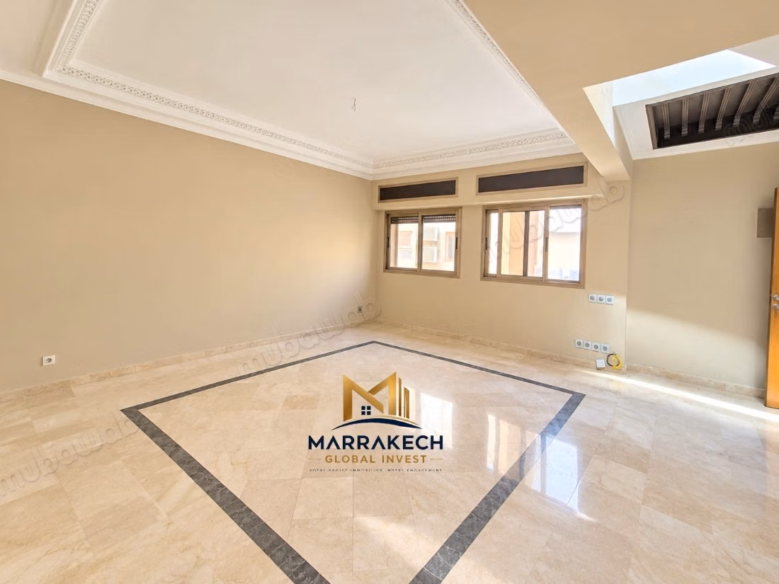 For rent - unfurnished apartment with large private terrace in Hivernage, Marrakech