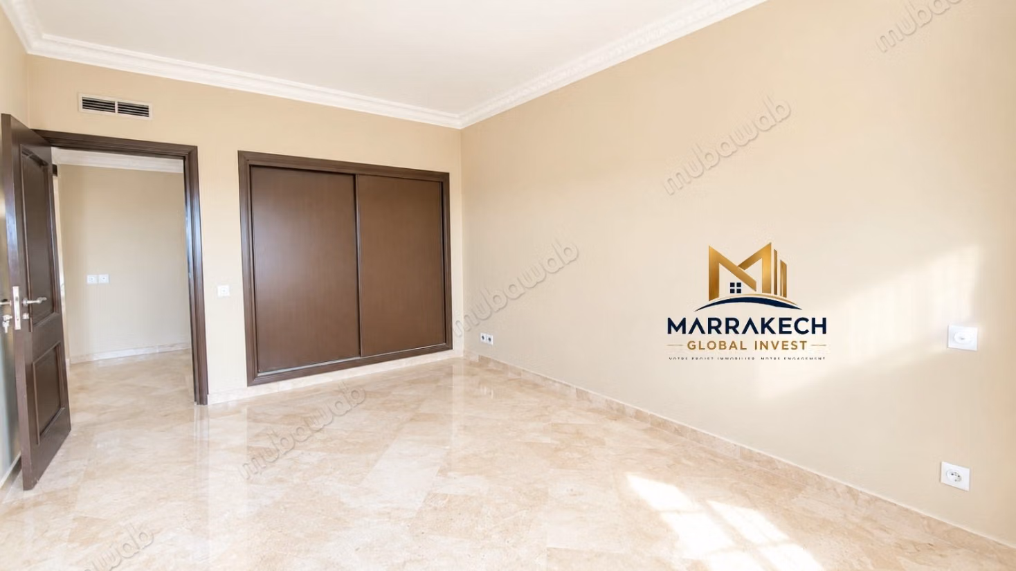 For rent - unfurnished apartment with large private terrace in Hivernage, Marrakech