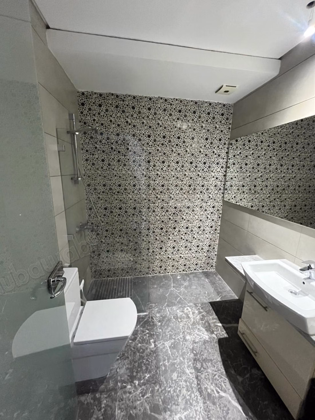 Appartement à louer à Sania. 2 pièces. Meublé