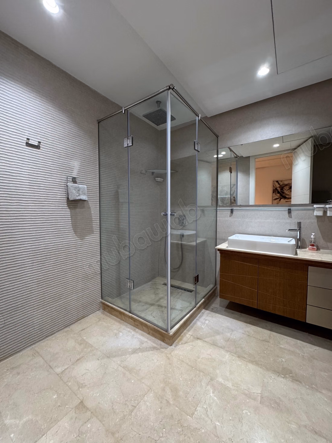 Louer un appartement au centre-ville. Superficie totale 120 m². Meublé