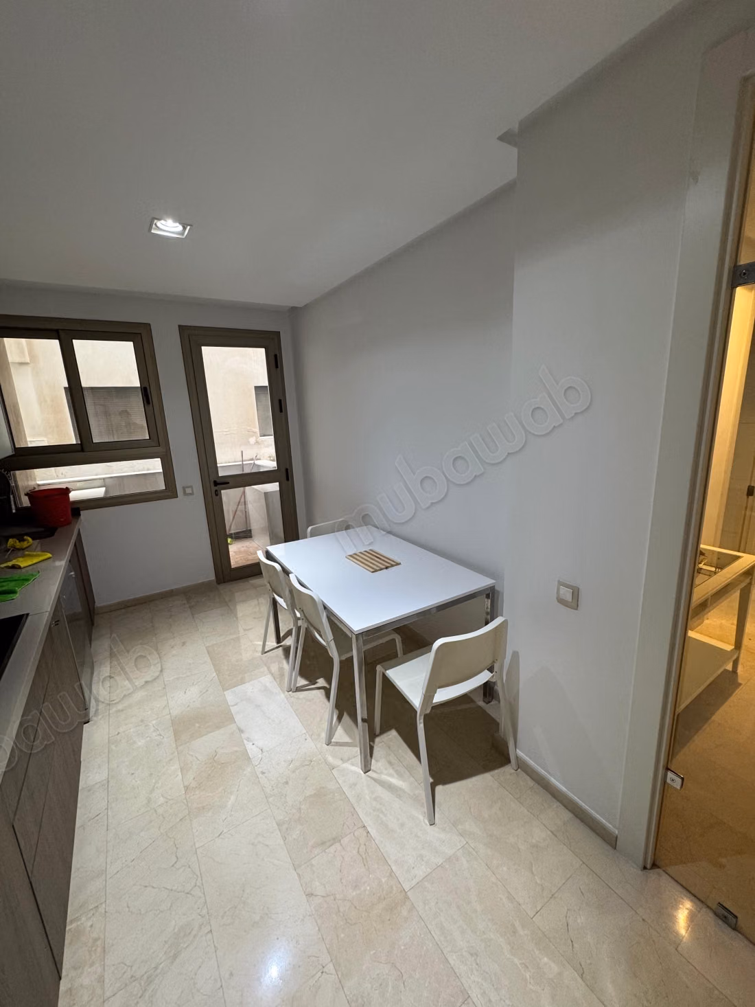Louer un appartement au centre-ville. Superficie totale 120 m². Meublé