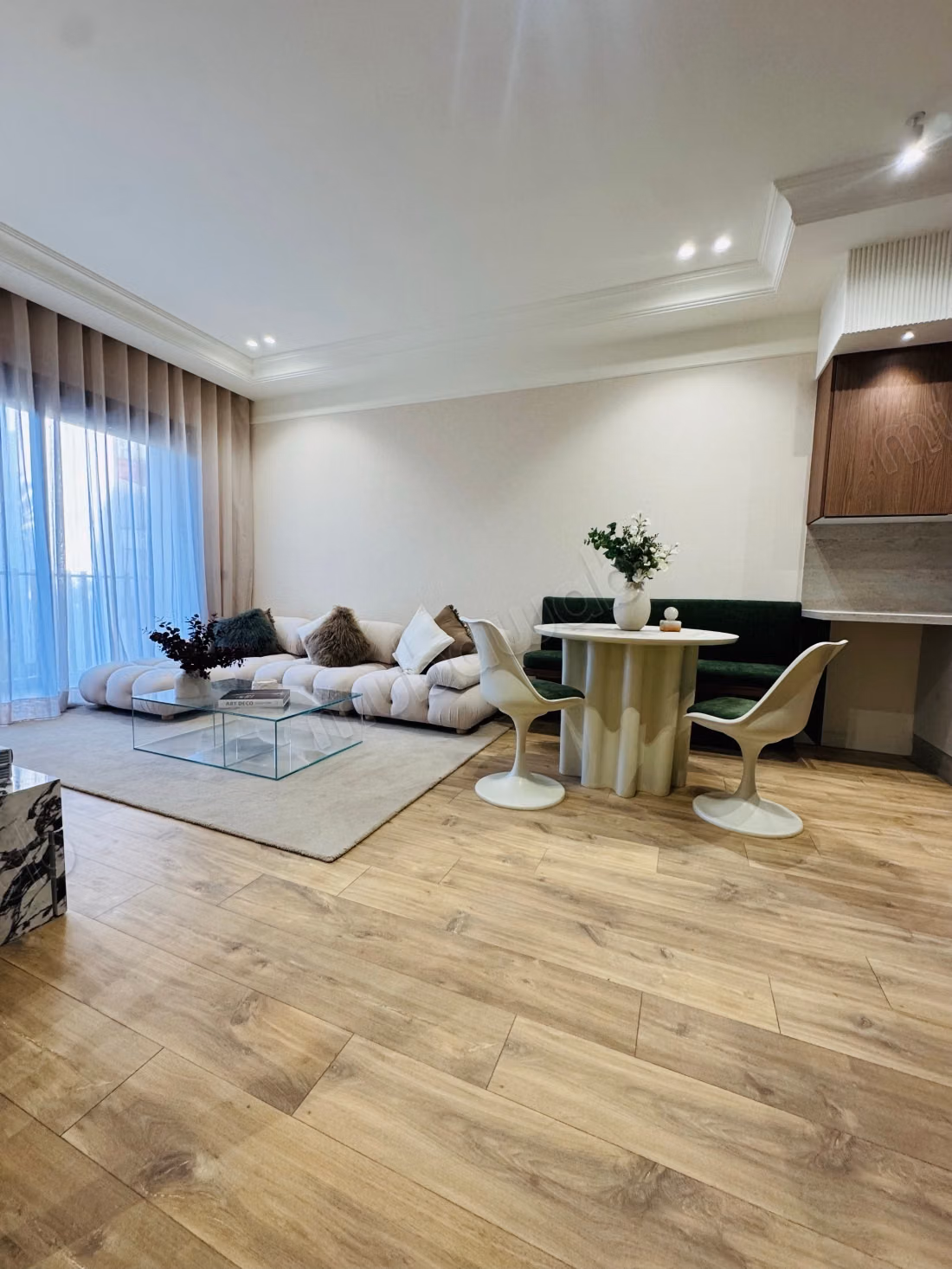Bel appartement à vendre à Palmier.
Superficie 73 m².
Antenne parabolique et Porte blindée