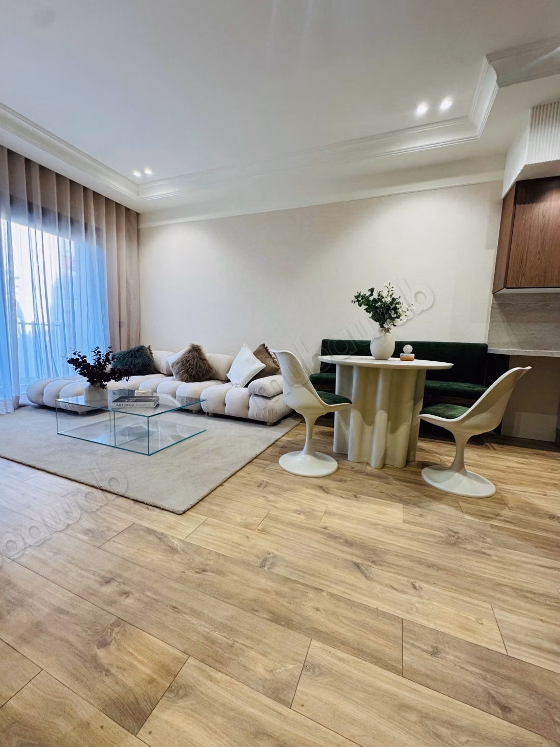 Bel appartement à vendre à Palmier.
Superficie 73 m².
Antenne parabolique et Porte blindée