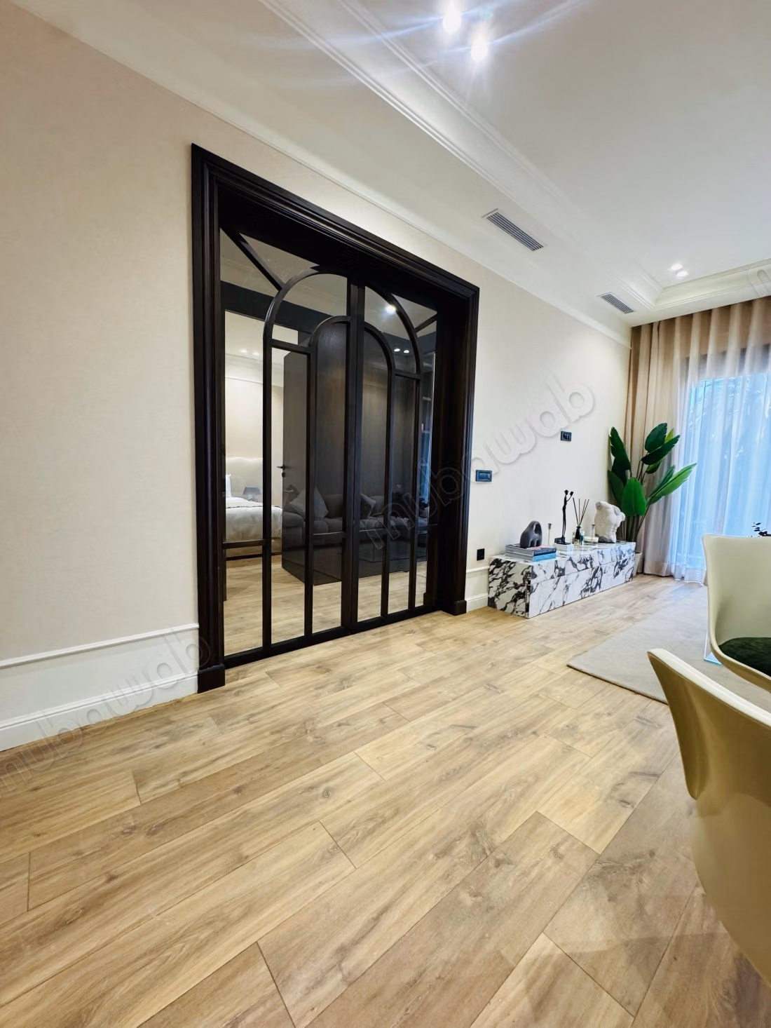 Bel appartement à vendre à Palmier.
Superficie 73 m².
Antenne parabolique et Porte blindée