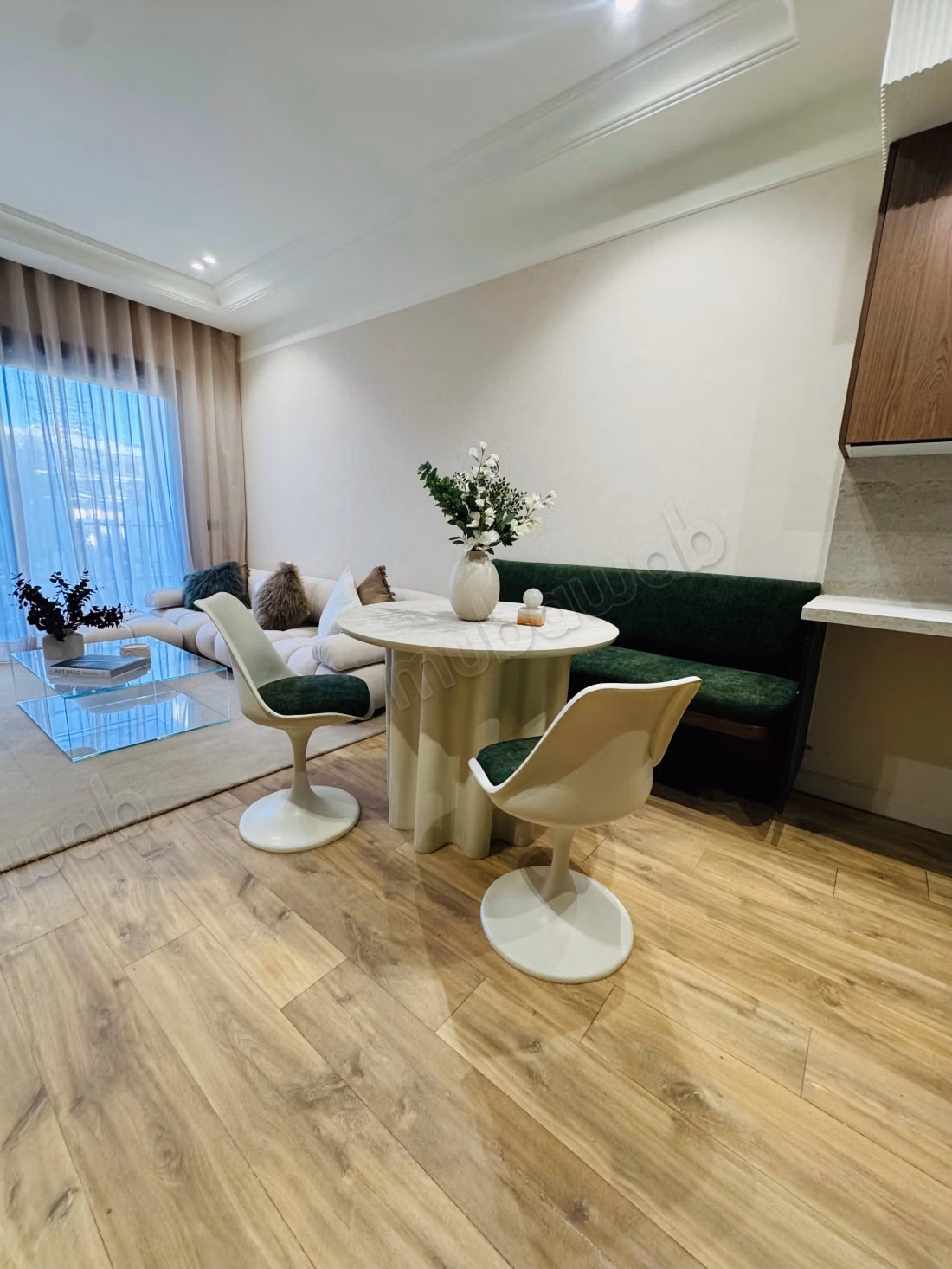 Bel appartement à vendre à Palmier.
Superficie 73 m².
Antenne parabolique et Porte blindée