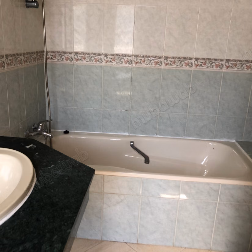 Villa con piscina e bel giardino in affitto