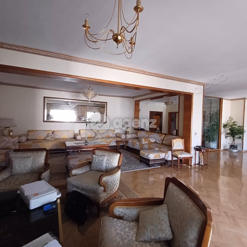 Appartement à vendre 290 m², 4 chambres 
Maârif Casablanca