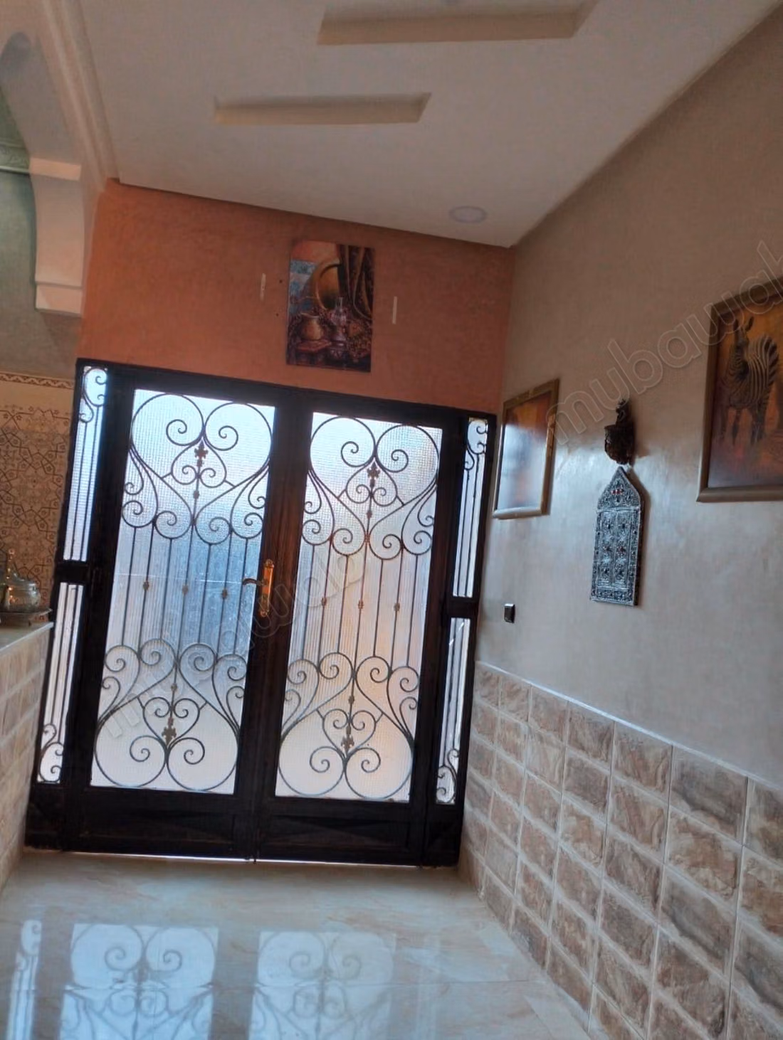 Maison à louer à Route de l'Ourika. 
3 chambres agréables. 
Bien meublé