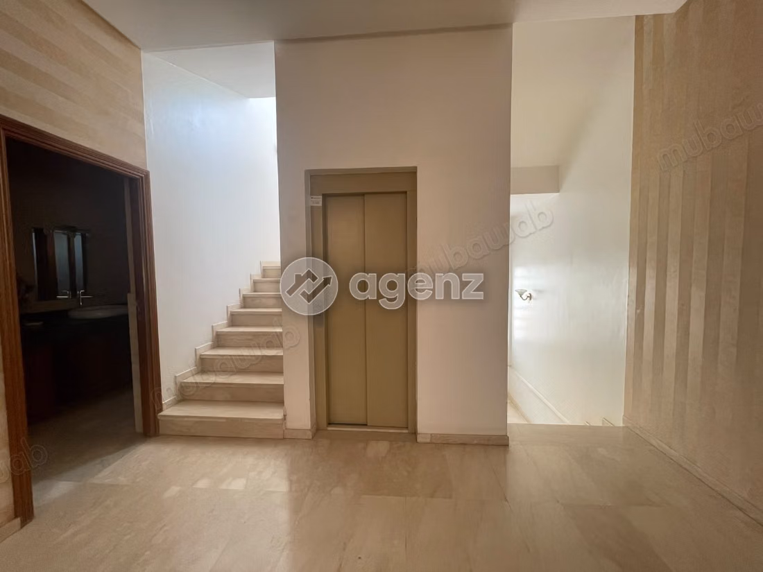 Villa à vendre 100 m², 4 chambres 
Aéroport Mohammed V 
Bouskoura
