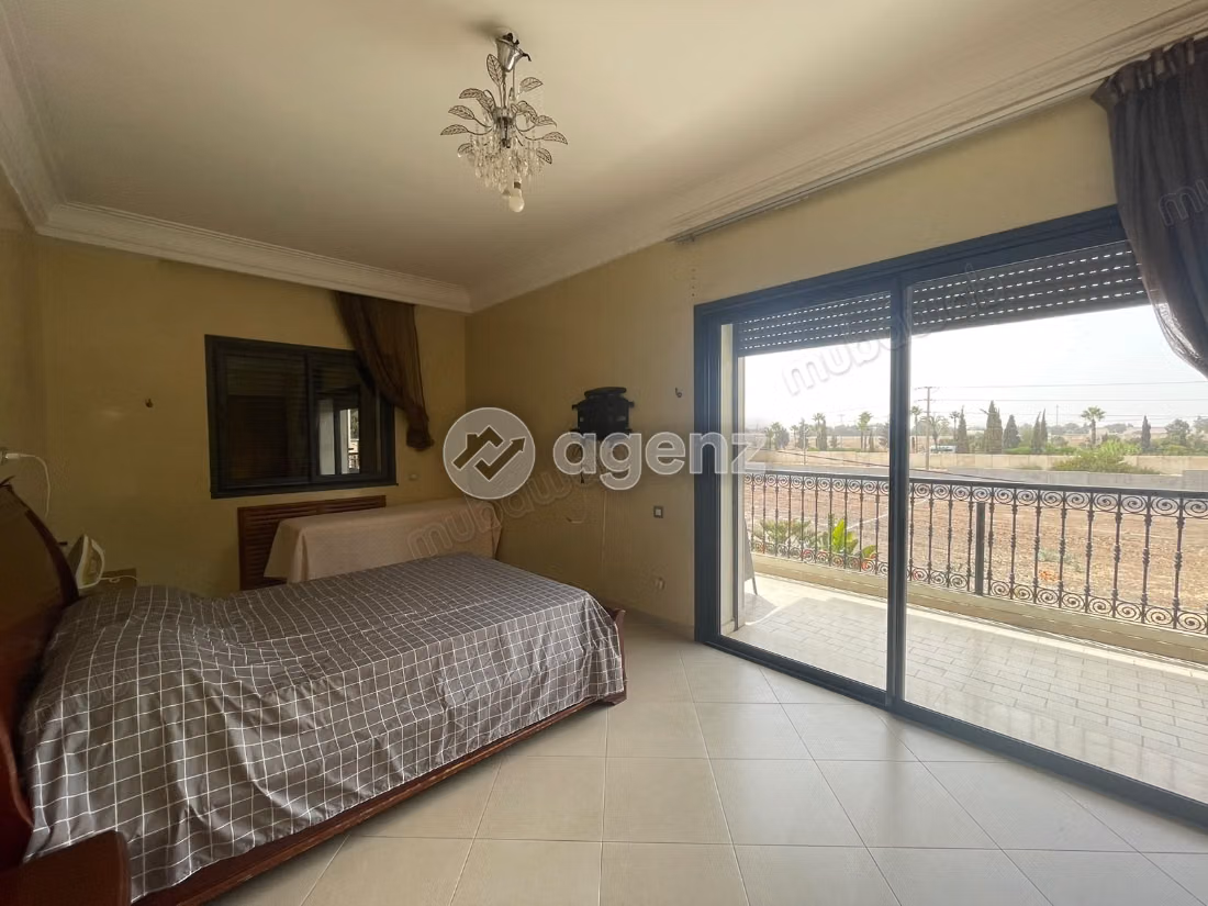 Villa à vendre 100 m², 4 chambres 
Aéroport Mohammed V 
Bouskoura