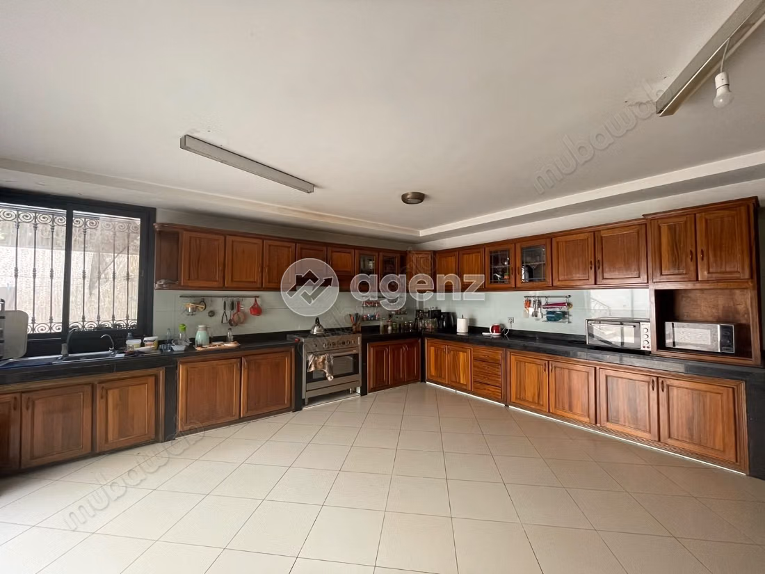 Villa à vendre 100 m², 4 chambres 
Aéroport Mohammed V 
Bouskoura