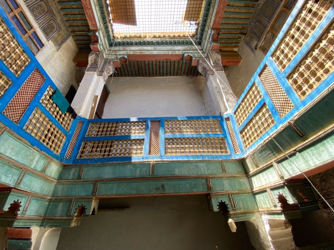 Dar traditionnelle et colorée à vendre avec 8 chambres