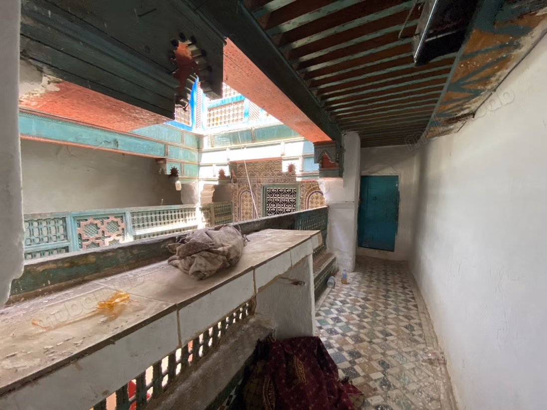 Dar traditionnelle et colorée à vendre avec 8 chambres