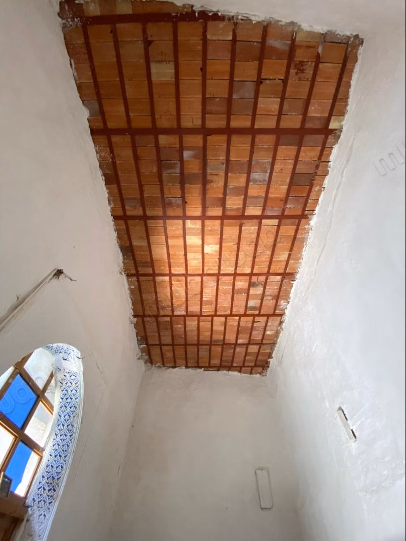Dar traditionnelle et colorée à vendre avec 8 chambres