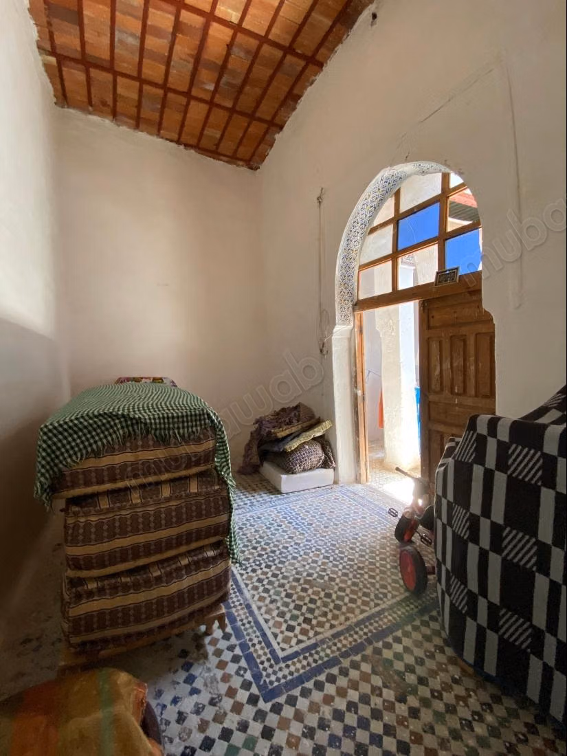 Dar traditionnelle et colorée à vendre avec 8 chambres