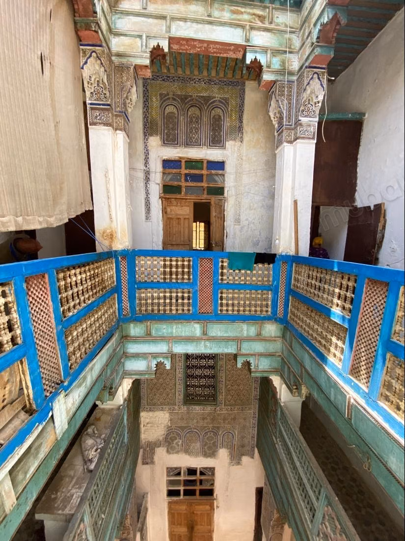 Dar traditionnelle et colorée à vendre avec 8 chambres
