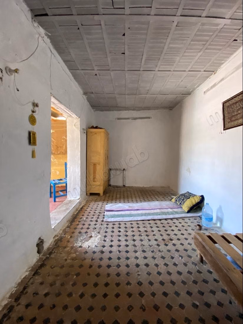 Dar traditionnelle et colorée à vendre avec 8 chambres