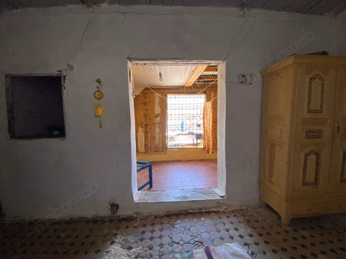 Dar traditionnelle et colorée à vendre avec 8 chambres