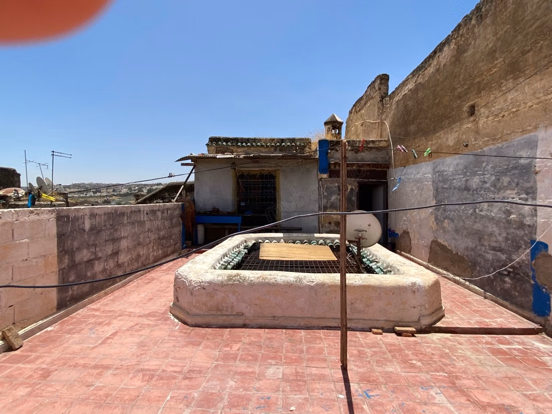 Dar traditionnelle et colorée à vendre avec 8 chambres