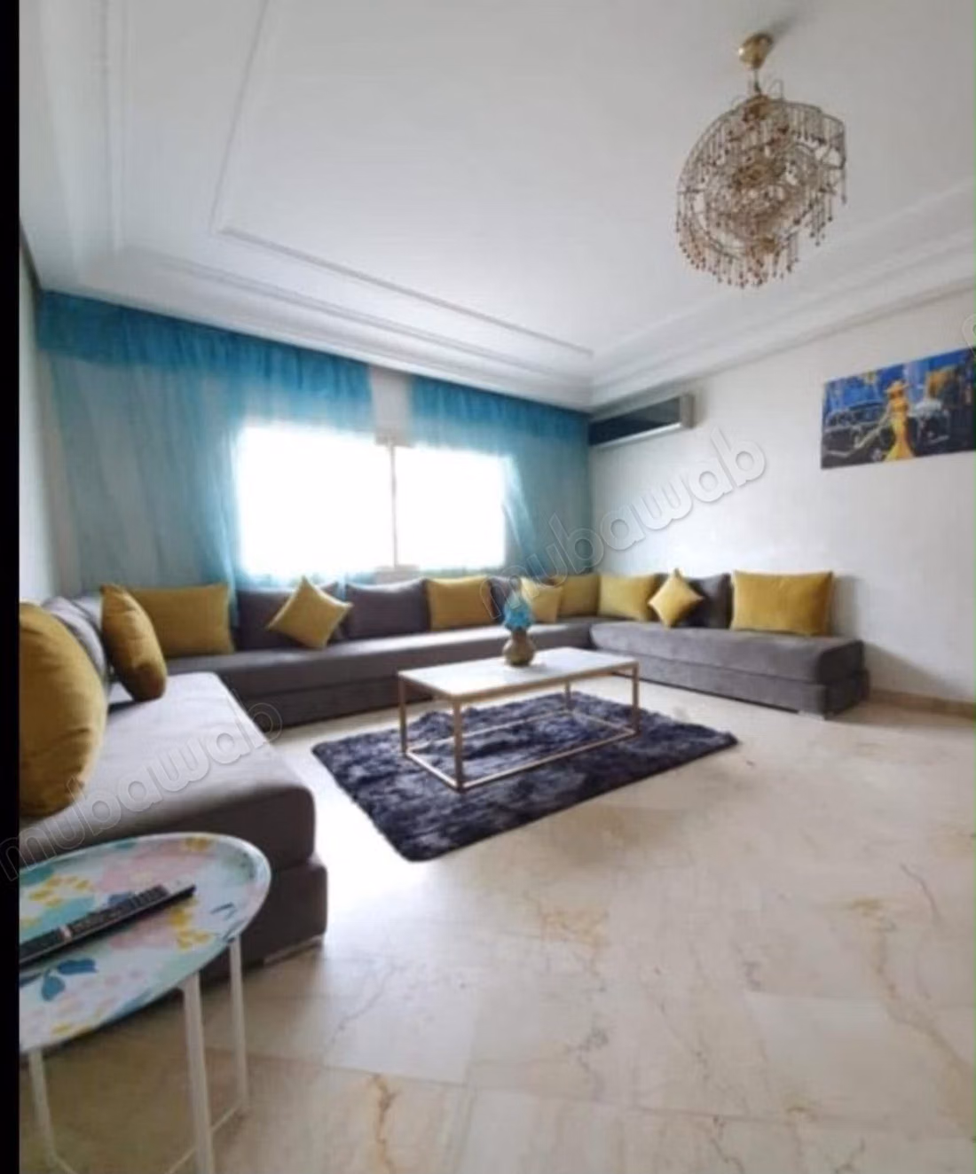 Appartement à vendre à Californie. 
Surface de 82 m². 
Salon traditionnel et porte blindée