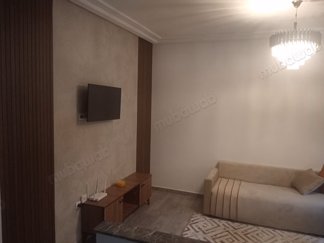 Impresionante apartamento en alquiler en Hay Mabrouka. 2 habitaciones agradables. Bien amueblado